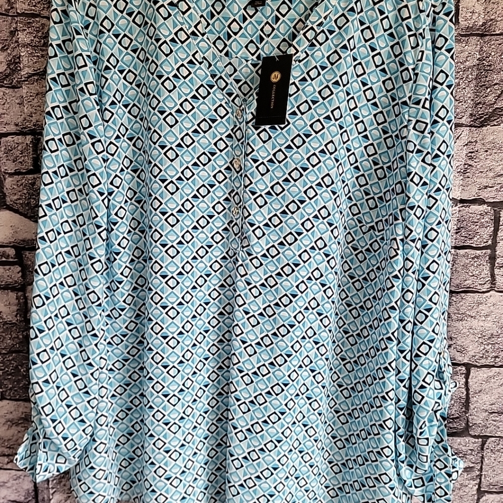 NWT JM Collection V Neck Top Size XXL Button Detail Roll Tab Sleeves Blue Geo